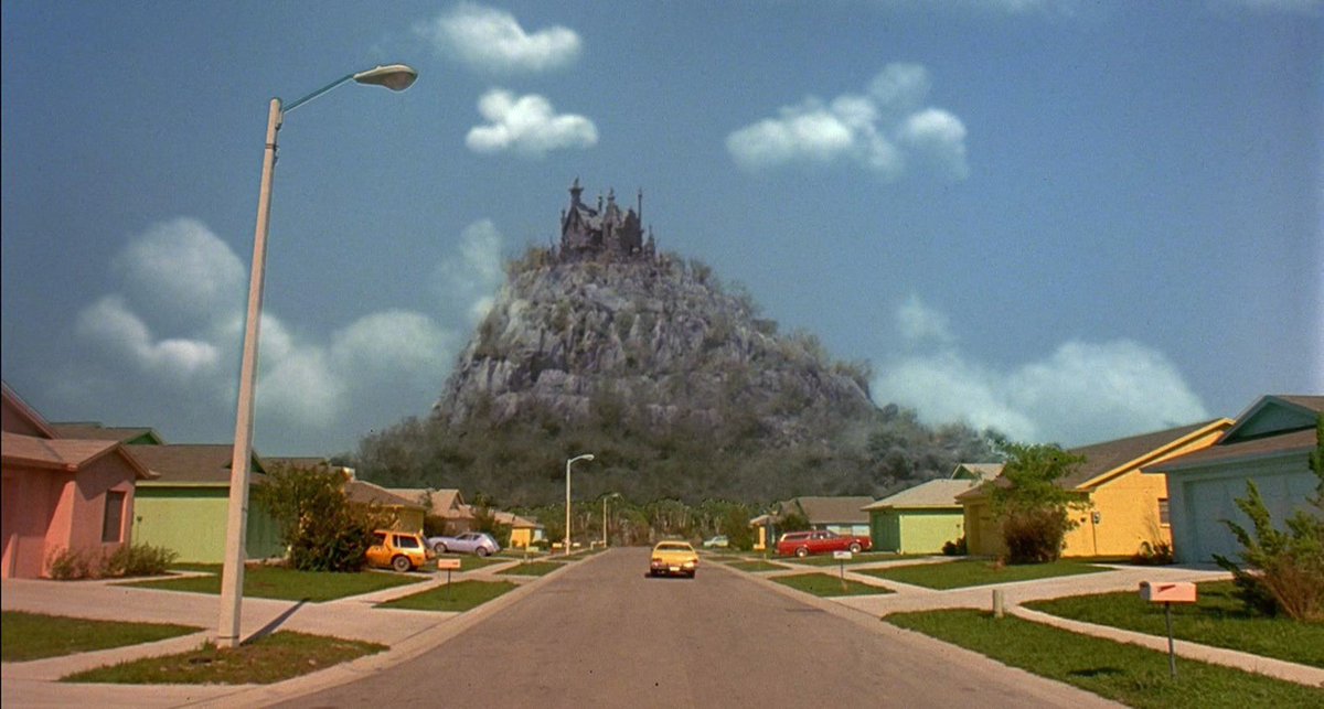 ComputerLove_'s tweet image. The pastel neighborhood in EDWARD SCISSORHANDS (1990)