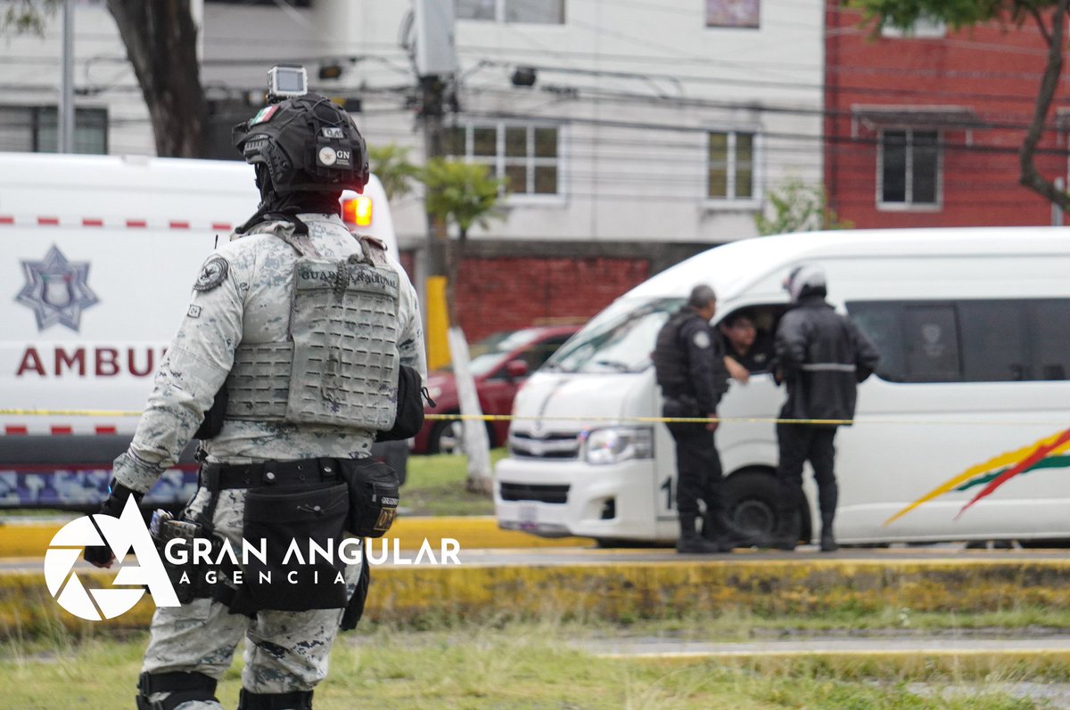 👮🤷🚧 #EnFotos •• Grupos de la #28deOctubre se retiran del lugar; autoridades reportan a una mujer sin vida y a un hombre herido por arma de fuego.

Via <a href="/AsutaAnthony/">Anthony</a>