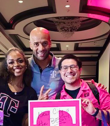 It was so nice seeing <a href="/JonFreier/">Jon Freier</a> today in Chicago for such an awesome rally. We’re so excited to keep the energy going and the momentum flowing💕 Thank you!