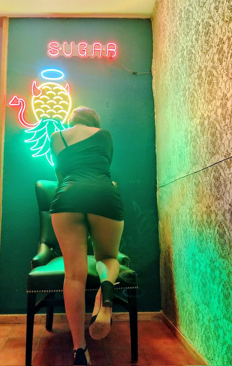 No puedo con lo rico que estuvo la noche de ayer en <a href="/SugarCoffeeSex/">SUGAR</a> 🤤🔥

RT si te gustan los trios HMH y si quieren ver lo rico que me dieron 🍆😈