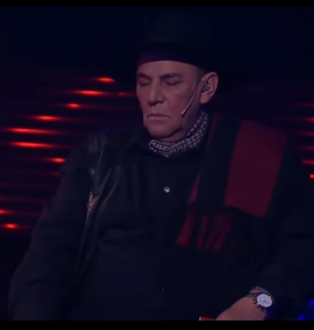 marcealeroca's tweet photo. Solo voy a descansar la vista un minutito #LaVozArgentina https://t.co/gAZ66t6G1M
