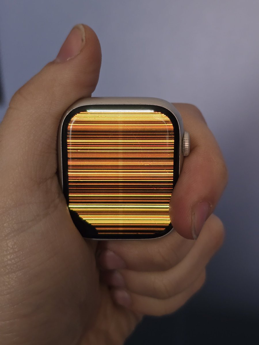 I've never seen an OLED screen fail in such a beautiful way / colour