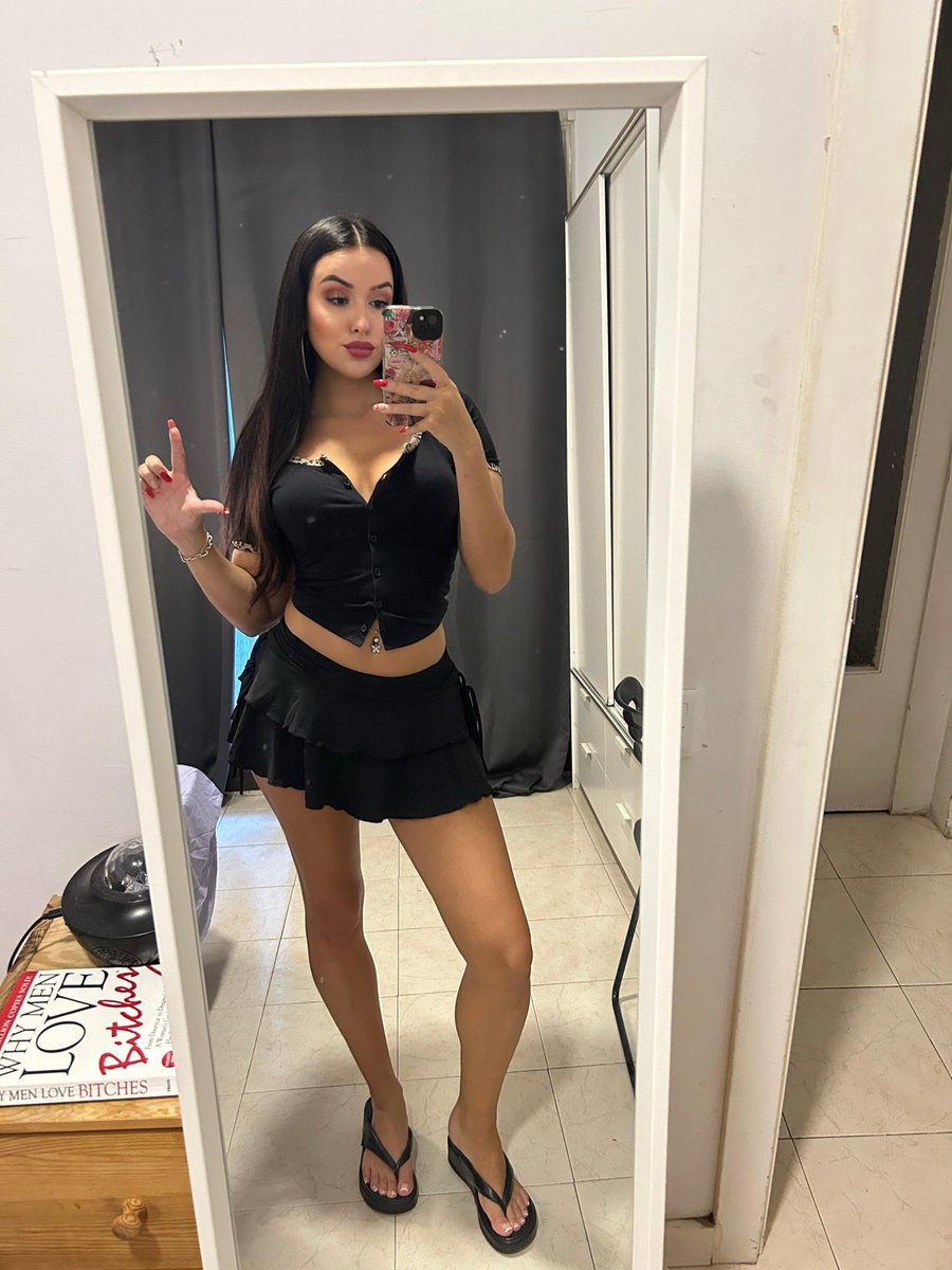 AliceeHerr14400's tweet photo. Glaubst du, du kannst mit zwei Müttern umgehen? 💦🔐
Mein telegramm 💬
https://t.co/zznJdyP9Na
#LeatherDomme #Findom #lederfetisch #zahlsklave #zahlsau #leather #findomch #findomau #findomde https://t.co/zSgnu8GnEo