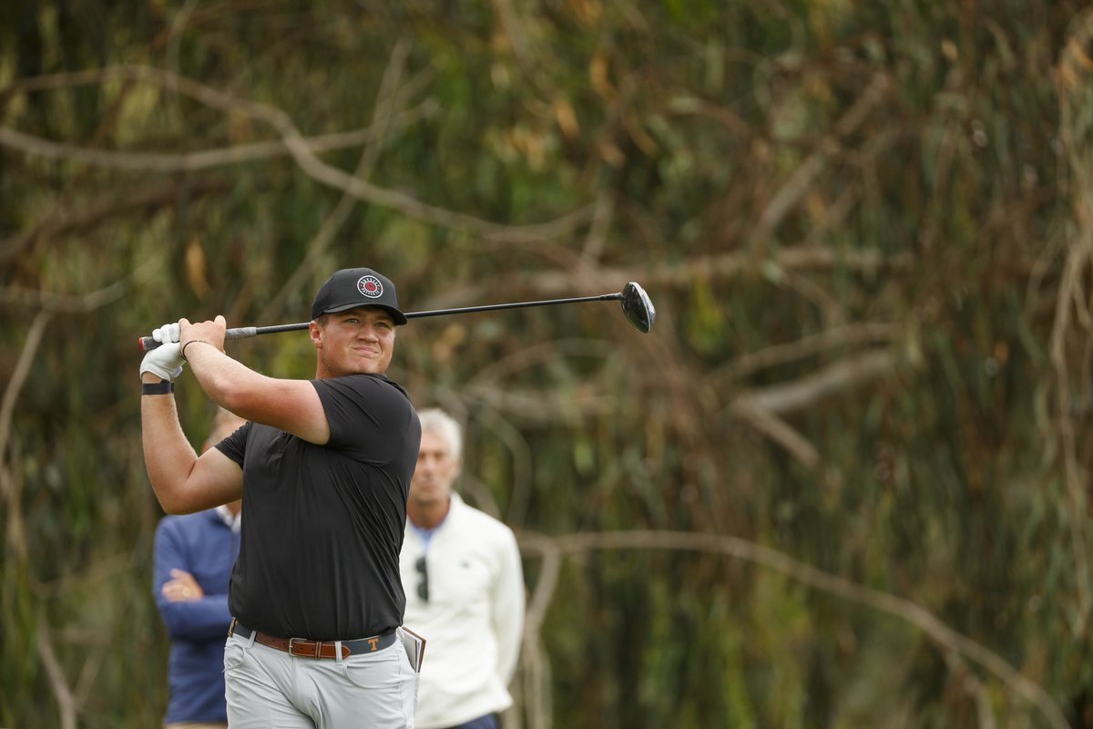 Vol_Golf's tweet image. Jackson Herrington will face off against UNC’s Niall Shiels Donegan in the Semifinals at the U.S. Amateur on Saturday. 

@GolfChannel will have coverage from 3-6 p.m. Saturday afternoon. 

#GBO 🍊⛳️