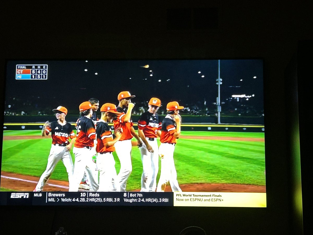 TwelveMovie12's tweet photo. Fairfield sends TX AND HI to the losers bracket in back to back games!!!  #LLWS https://t.co/ZkRvgNeXWi