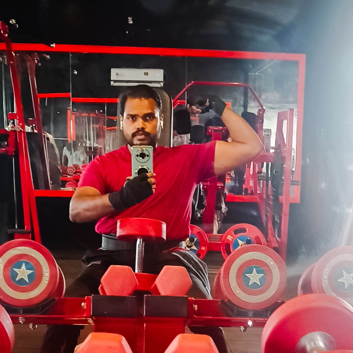 theworldofnambi's tweet image. 😊
#Workout #PunchDrunk #Deadlift #Squats #HeavyBag #NoPainNoGain #Bodybuilding #BoxingWorkout #GymRoutine #Defense #Muscle #Swole #Determination #KnockoutPower #HandSpeed