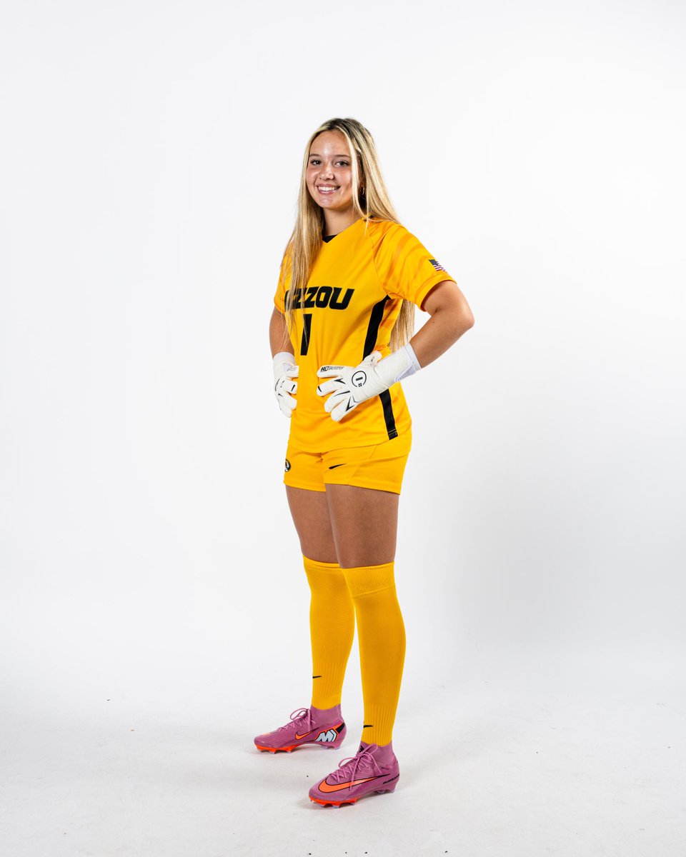 victoria moore tweet media