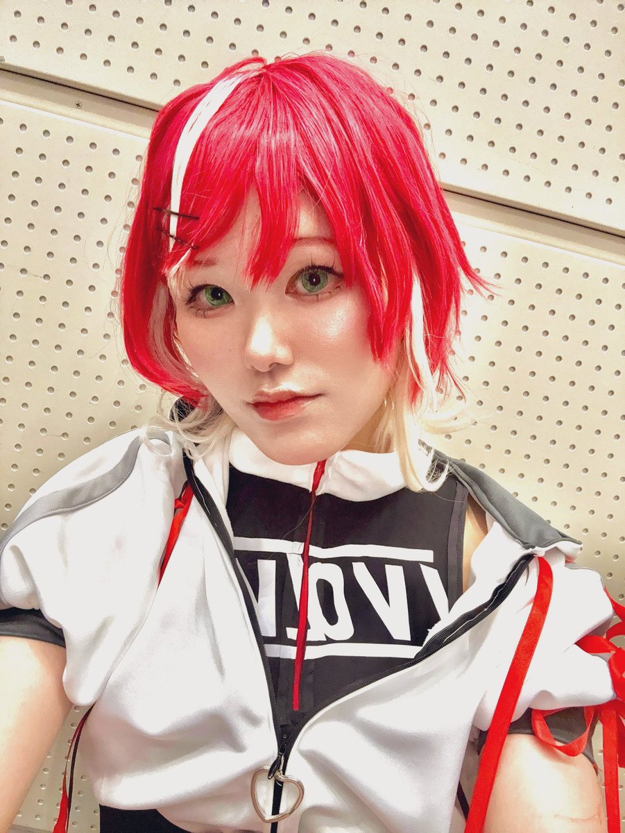 外ハネ抑えるためにピンで止めてます！フォロワーさんいたら会お！