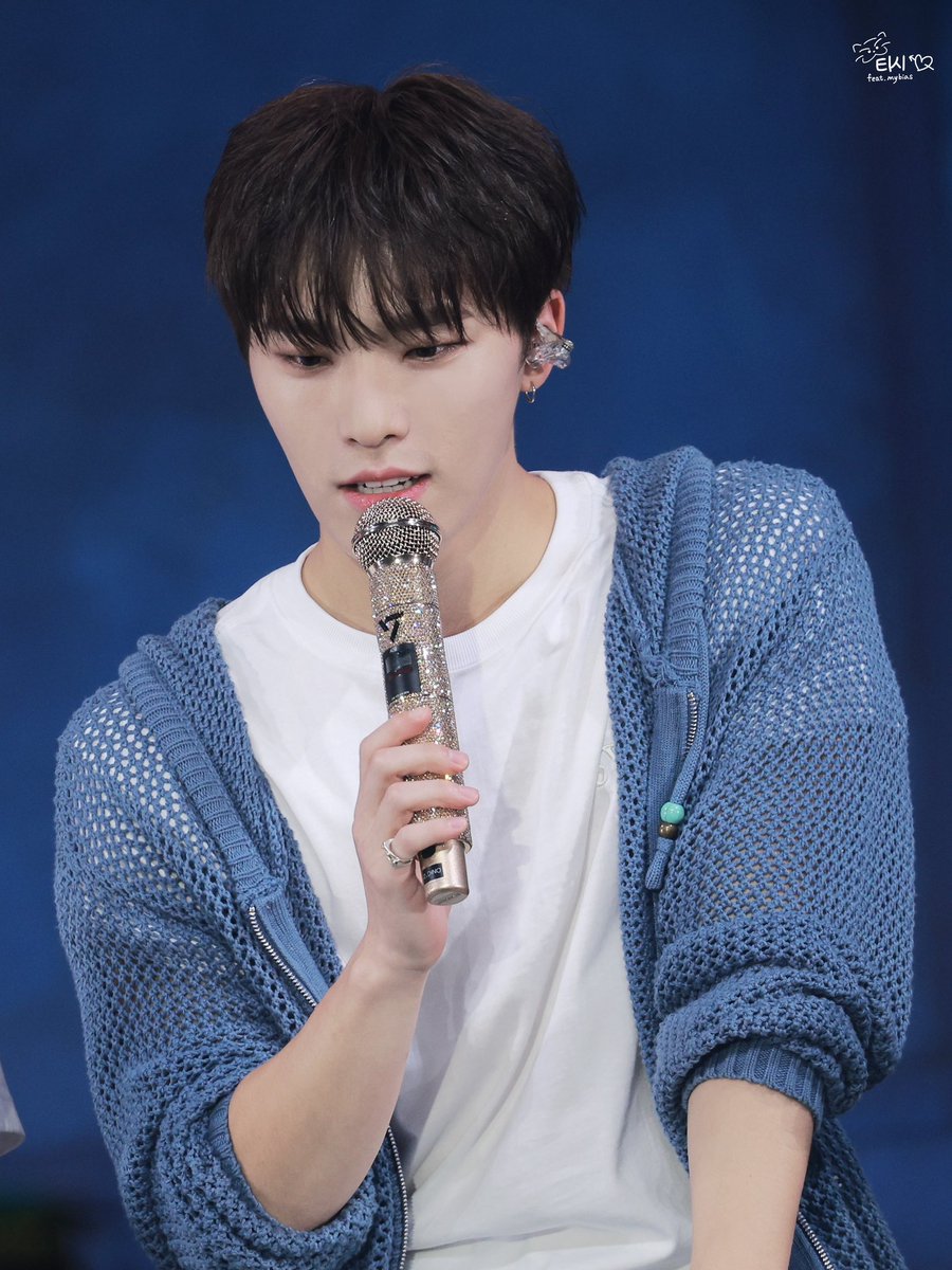 feat_mybias's tweet photo. 240723 CARAT Land 💙

#dino #leechan #디노 #이찬 #李燦 #ディノ #SEVENTEEEN #세븐틴 https://t.co/SnkOTaCSSD
