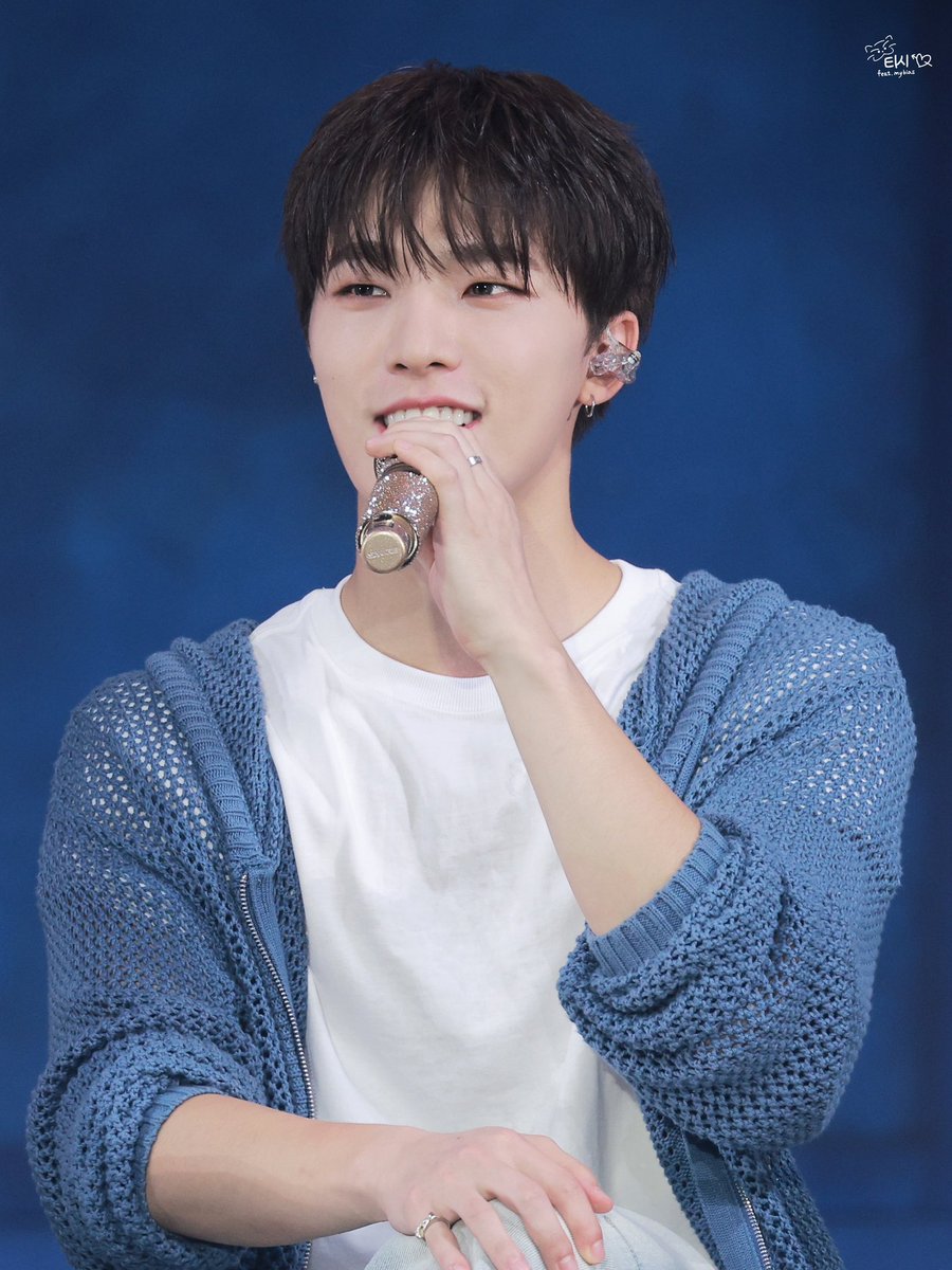 feat_mybias's tweet photo. 240723 CARAT Land 💙

#dino #leechan #디노 #이찬 #李燦 #ディノ #SEVENTEEEN #세븐틴 https://t.co/SnkOTaCSSD