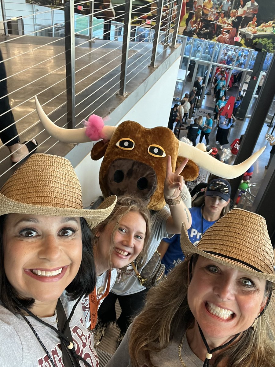 The Longhorn Librarian tweet media