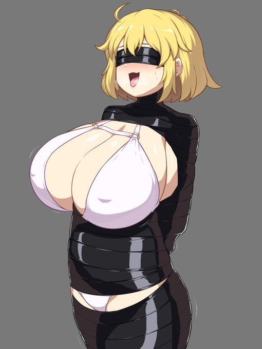 全身ぐるぐる巻きで放置されて興奮してる両奈ちゃん 