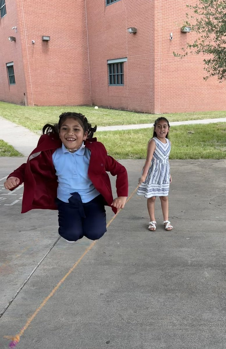the first week of school was full of whiteboards, think-pair-shares, jump ropes, and even a popsicle party! super excited to rest up and do it even better next week ☀️