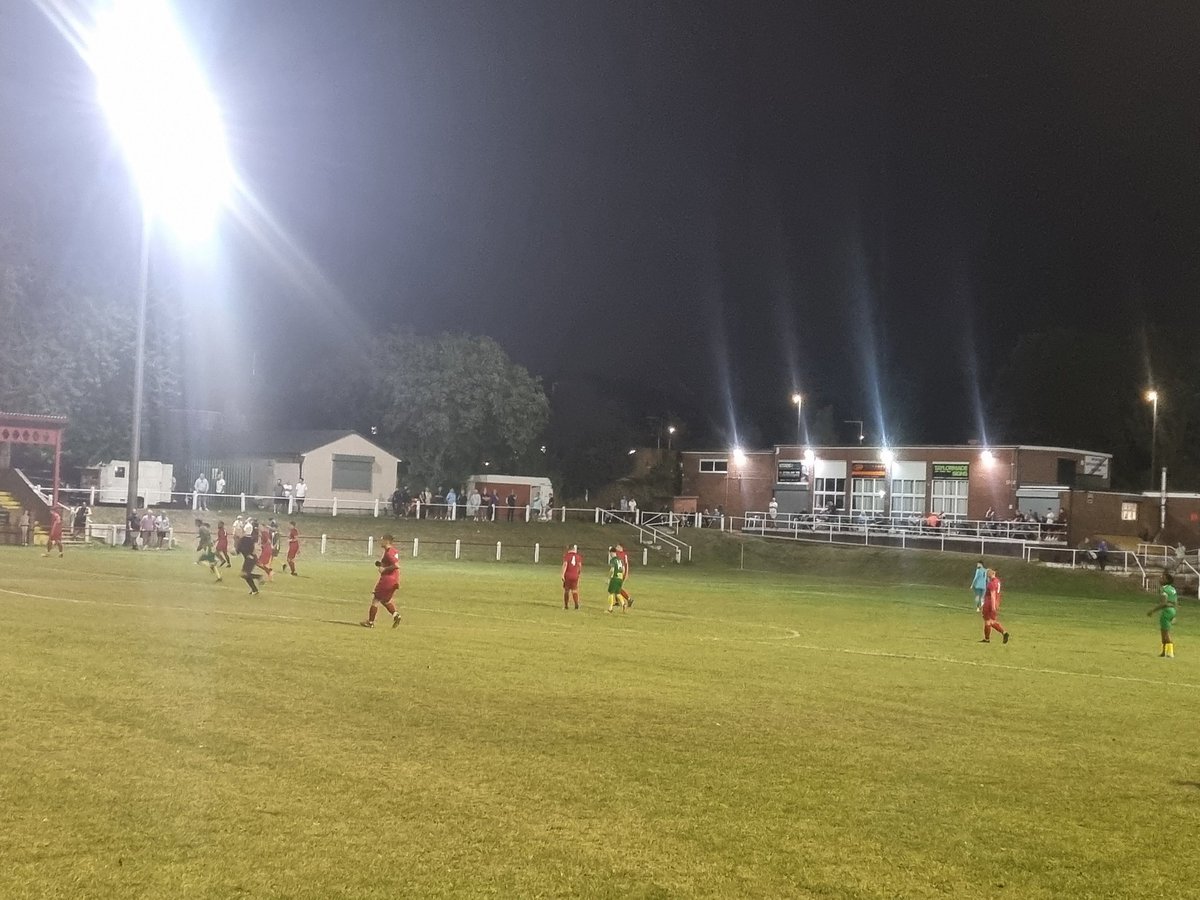 WorsbroughBFC's tweet photo. Tonight's proved its never dull at The Totally Training Stadium as the Briggers beat previously unbeaten @_SouthLeedsFC in what was an entertaining game.

Goals from Dec Childes, Keelan Grist &amp; a match winning penalty from Conor Glavin meant the 3 points stayed in Barnsley. https://t.co/IY8i9Bs1DT