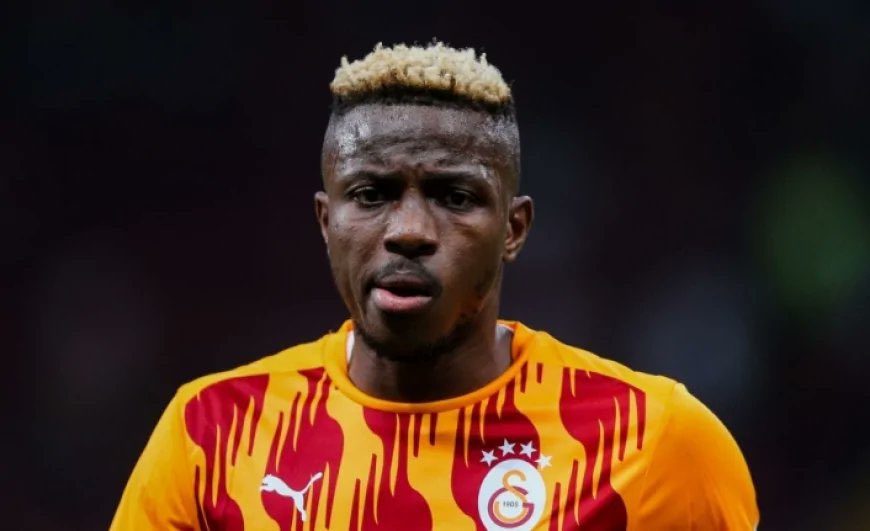 hamstice's tweet photo. artık sana ihtiyacımız yok, sahne yine yeniden icardi'nin. biz gol kaçıran santrafor istemiyoruz, mümkünse defol git bu takımdan, yoksa seni ve fanlarını zor günler bekliyor baştan söyleyelim osimhen efendi.. #osimhenout #gohomeosimhen https://t.co/7YMF9iPPvw