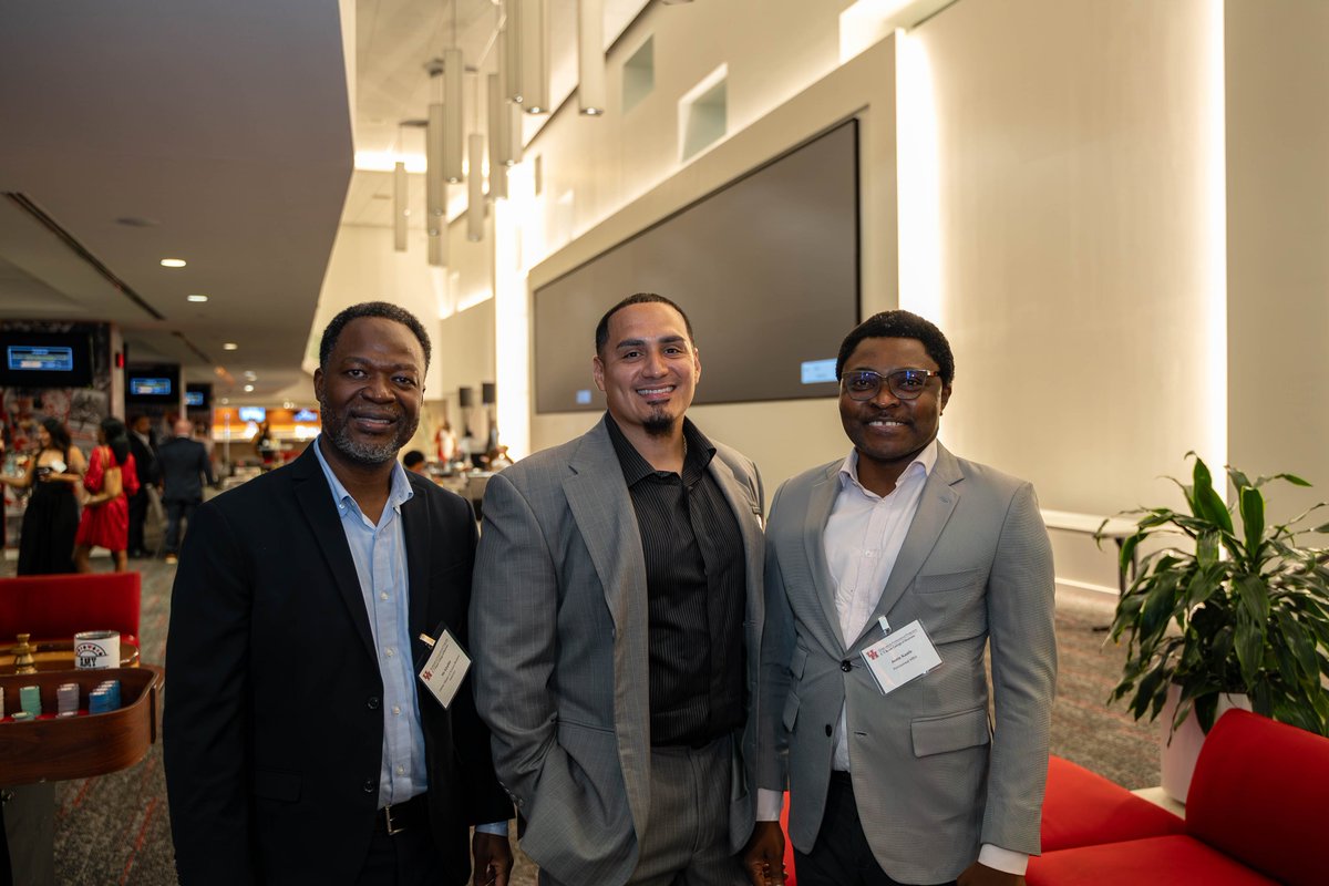 We welcomed the new cohort of #UHBauer graduate students in style at this year’s casino-themed event! 🎲 

New students share why they’re excited about joining the #BauerFamily: bauerstories.uh.edu/casino-kickoff…