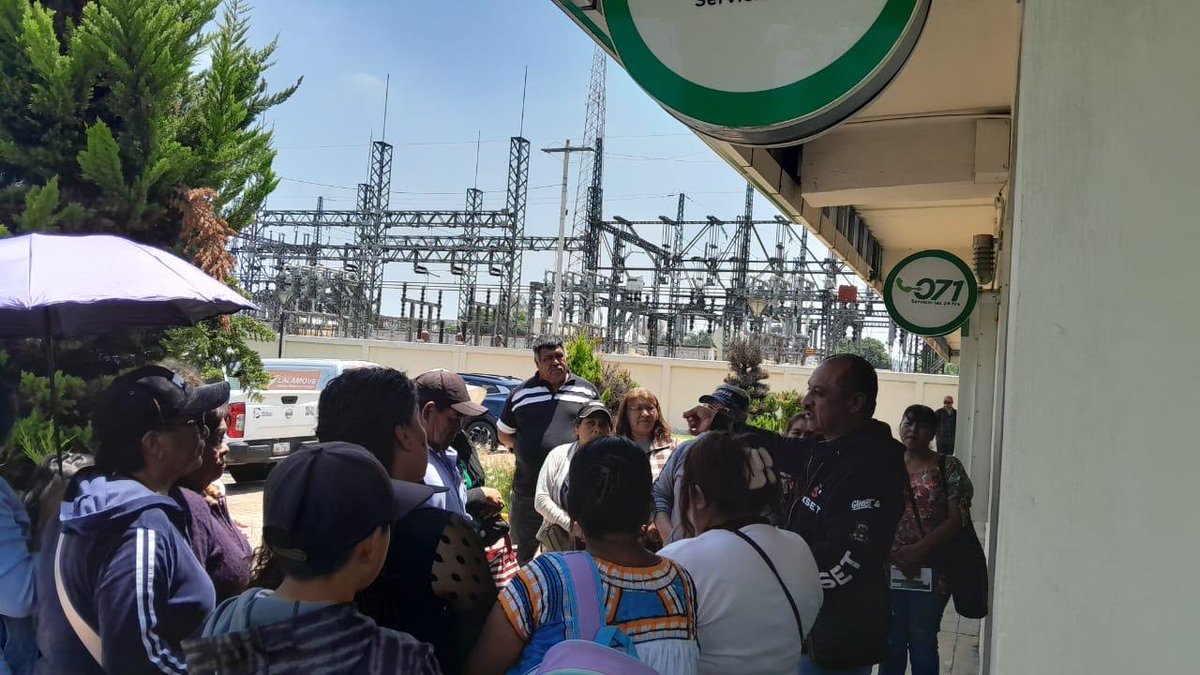 AntorchaNoro's tweet photo. #FelizViernes 
Vecinos de Cuautitlán Izcalli exigen mejor servicio a la CFE.
Infórmate aquí:
https://t.co/8YTq3RLgKL
#CuautitlánIzcalli. #CFE. #COPACI. #Lechería. #México.#PinoSuárez #LaBestia https://t.co/pW6ODfVmBu