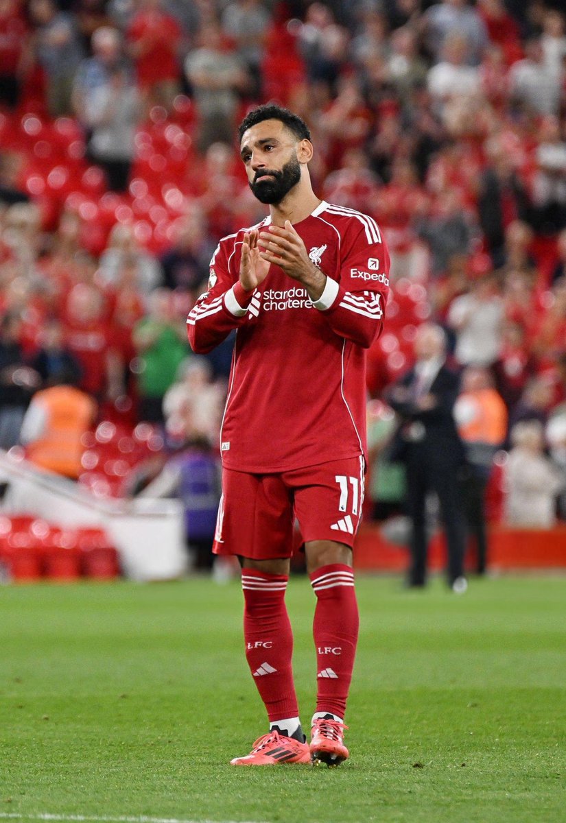 🚨 Mo Salah in tears as the Anfield crowd sings the Diogo Jota song. 😢

What an emotional, beautiful night for Liverpool. ❤️
