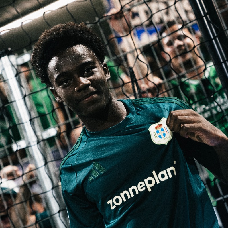 PECZwolle's tweet photo. Wedstrijdverslag | PEC Zwolle wint in Velsen-Zuid van promovendus Telstar

#telpec #peczwolle #desespereertnimmer