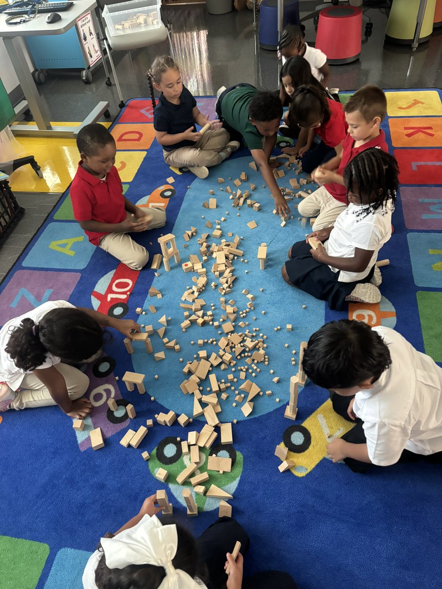 Ms. Mac🤍✏️ tweet media