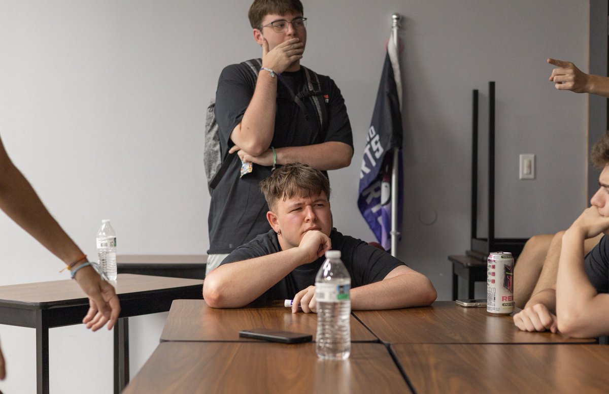 I be pondering and what not #CumberlandBootcamp <a href="/KromaKey/">kroma🗝️</a> <a href="/CUeSports21/">Cumberland University Esports</a> 

LIKE AND RETWEET (for a contest)