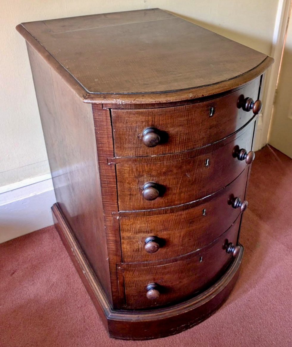 2016industrial's tweet photo. I bought this little beauty today. A workaday piece of office furniture. Oh if they only made cabinets as lovely today. #restoration #antique #workshop #utilitarian https://t.co/mF7tv98xCk