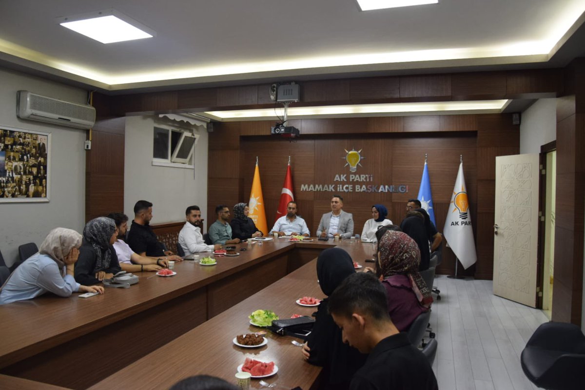 İlçe Gençlik Kolları Başkanımız <a href="/samet_akdogan06/">Samet Akdoğan 🇹🇷</a>’ın öncülüğünde haftalık Yönetim Kurulu toplantımızı gerçekleştirdik.