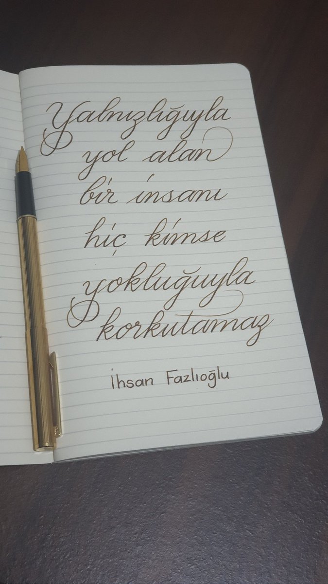 ktinte's tweet photo. Yalnızlığıyla yol alan bir insanı hiç kimse yokluğuyla korkutamaz.
İhsan Fazlıoğlu @ihsanfazlioglu
Kalem: Senator Concorde
Defter: The Journey Meteksan
Mürekkep: J.Herbin Kahverengi
#yazı #yazmak #yazıyazmak #elyazısı #insan #meteksan #ihsanfazlıoğlu #kahverengi #yalnızlık https://t.co/ET3yTjwluX