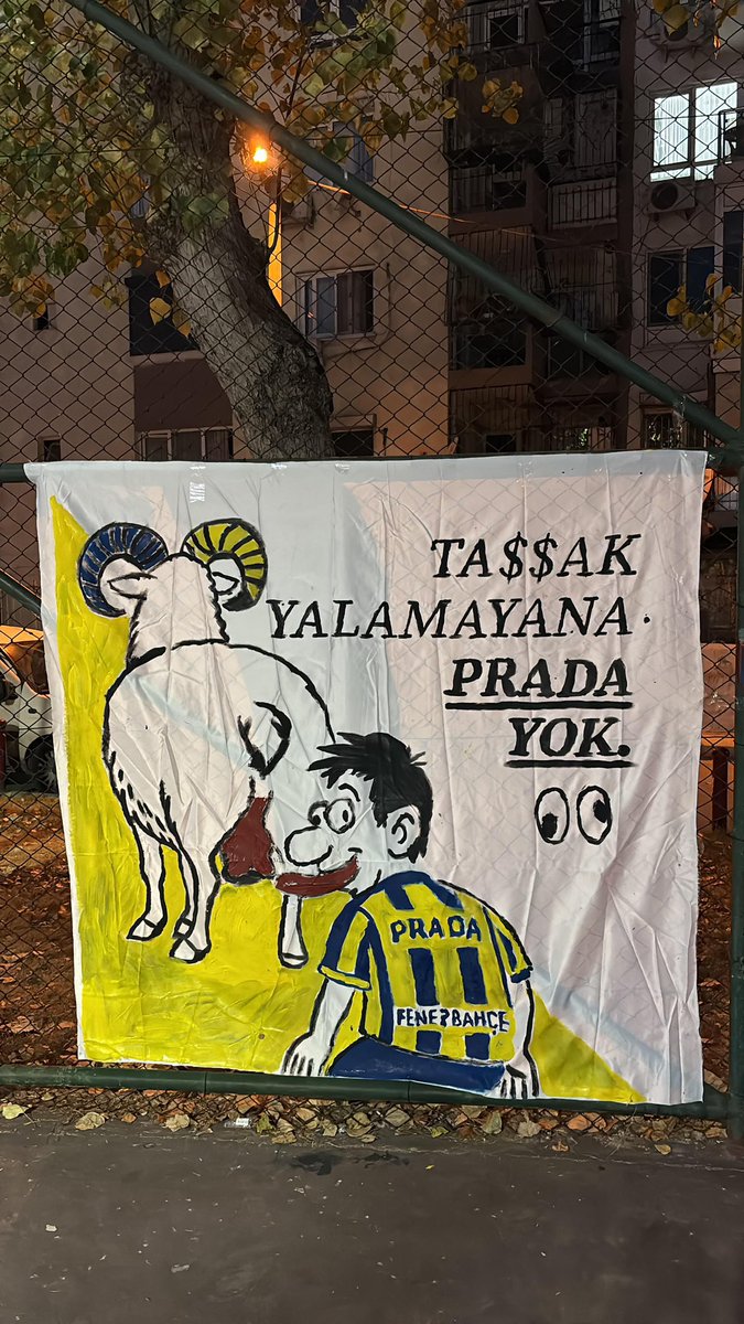 Göztepe tribününün yaptığı pankart 

📌 Göztepe- Fenerbahçe maçı öncesi pankart savaşları devam ediyor