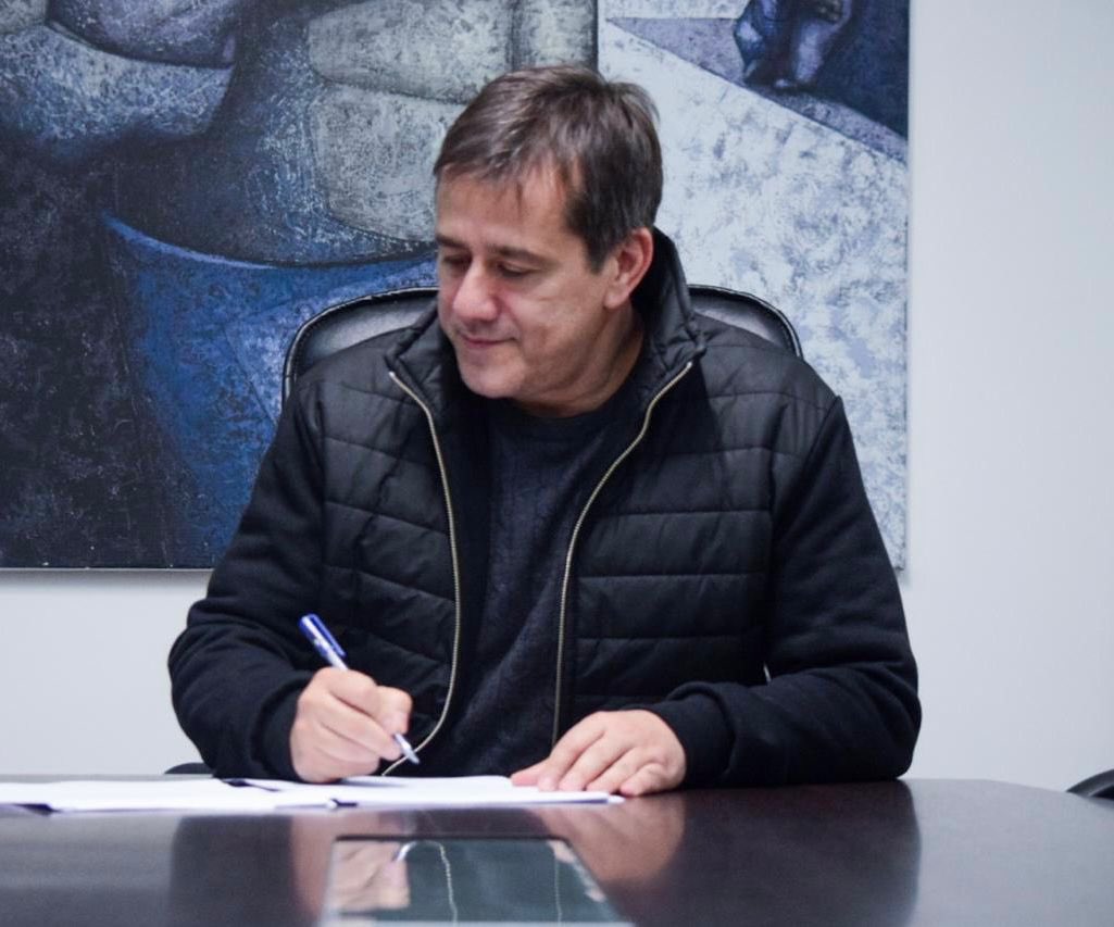 marianorecalde's tweet photo. YO TAMBIÉN FIRMÉ…
Un amparo para que le devuelvan los medicamentos gratuitos a los jubilados de la Ciudad. 

Los jubilados a los que en 2001 les recortaste el 13% y ahora los mandás a reprimir todas las semanas. https://t.co/Vei0wQ04WR