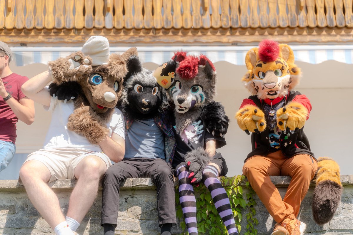 Zackadooodle's tweet photo. Its #FursuitFriday 
Some pics from #Yikkescon #YKC25 https://t.co/nYzKpGCf1c