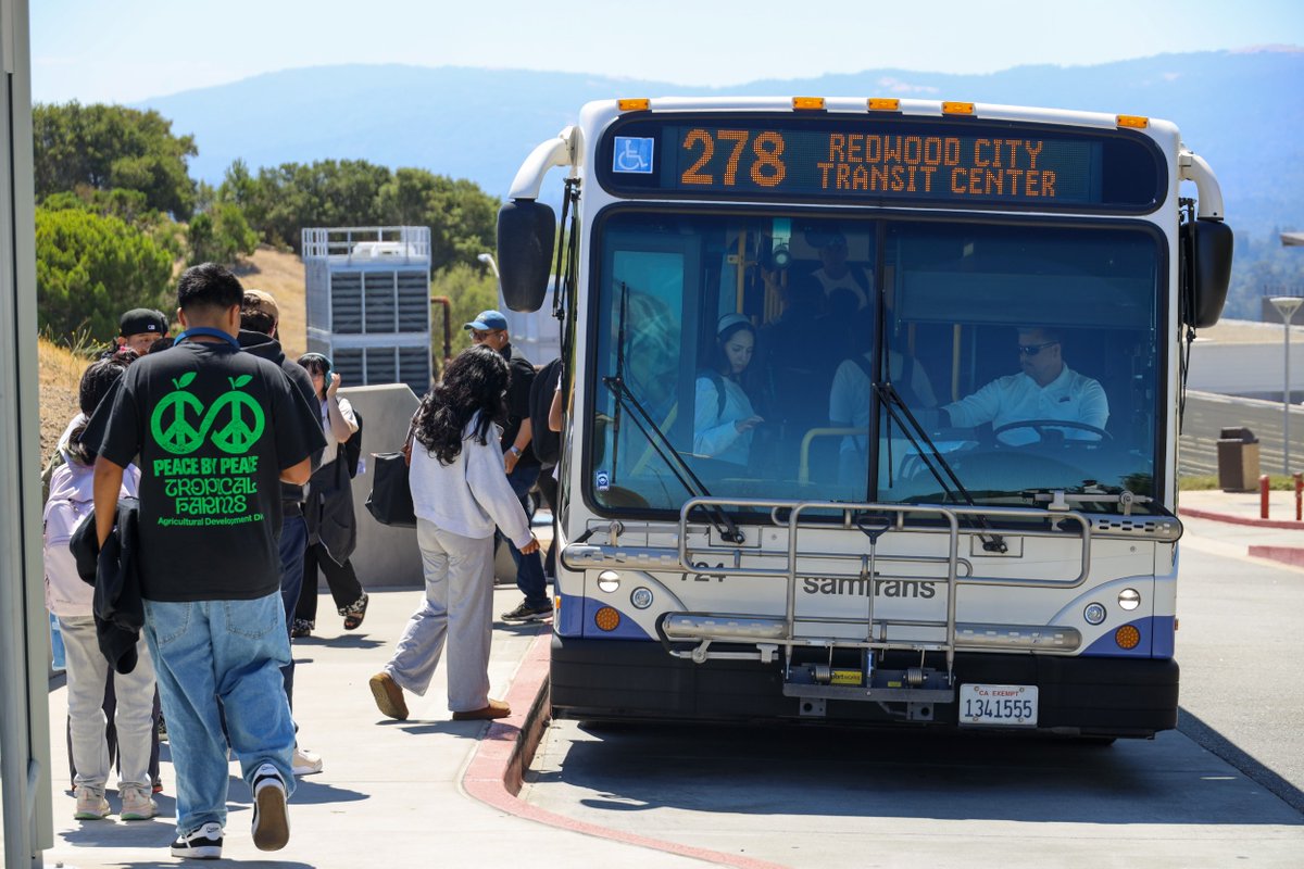 SamTrans's tweet photo. Welcome back, Caรฑada students! ๐
Starting the year off with a #BusFridayโข๏ธ and some great news - the Way2Go Pass is here! Get unlimited rides all across the Peninsula all year long. ๐
Learn more about our college routes and the free rides at https://t.co/1GNhN9fMlH https://t.co/pgwfakz8I9