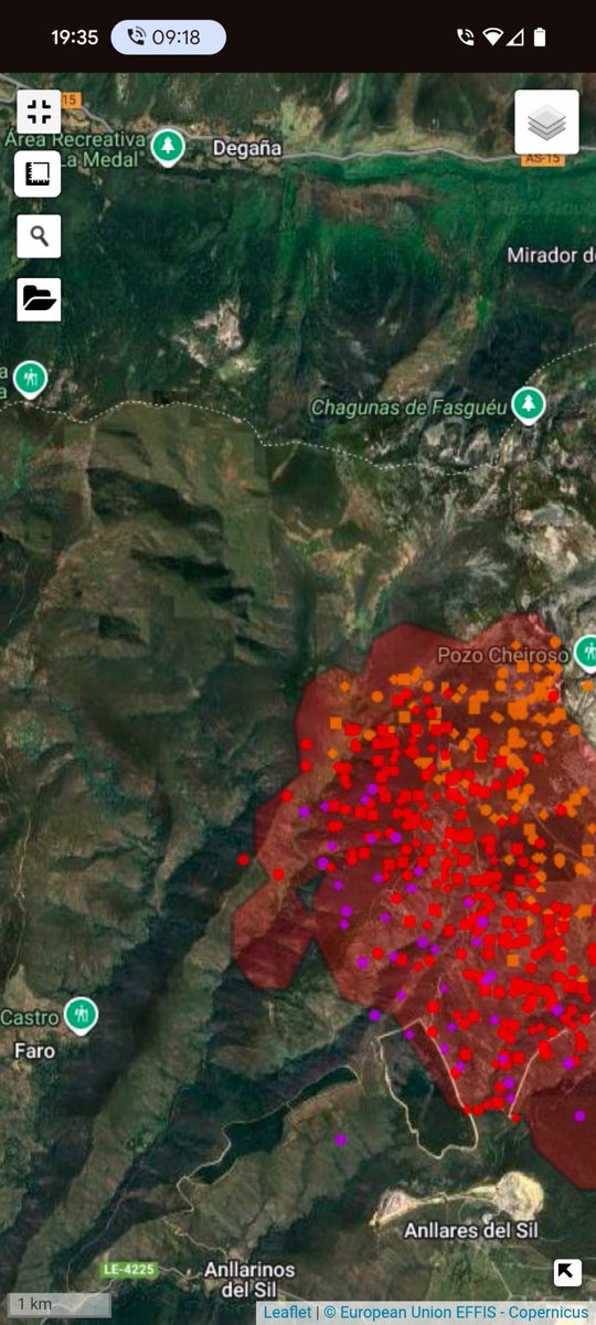Si la Junta de Castilla y (menos) de León se lava las manos  del #incendio de Anllares, se avecina otra gran desgracia: este fuego desbocado puede alcanzar por el Cúa la reserva de la biosfera de los Ancares, otro tesoro del Bierzo y Lugo. #Mañueco, hay que ponerse las pilas, ya!