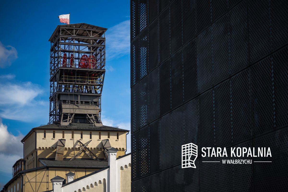 🖤 Drodzy turyści dzięki za dzisiejszą wizytę w Starej Kopalni!
⏰ Jutro od 10:00 znów ruszamy na trasę turystyczną ⚒ 
Czekamy na Was 🖤