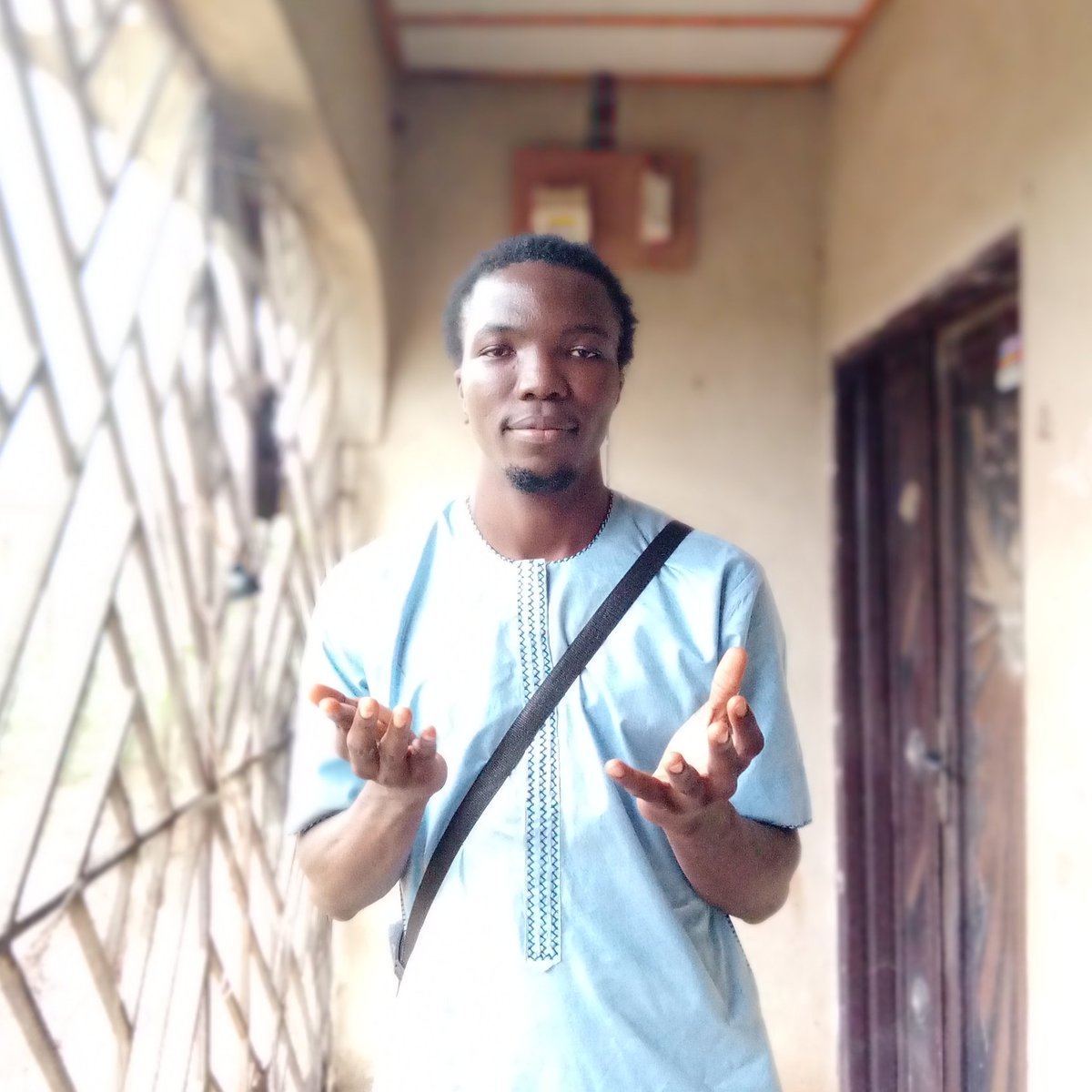 sunmIkade's tweet photo. Hi @adekunleGOLD God’s delivering Arsenal,abi? But Man U’s cooking tomorrow—let @sunmicadecare24 Connect fuel the banters!Affordable plans across all networks for fans to stream and roast. Drop your beneficiary count and I’ll whip up a custom bill. Hook us up with Coco Money too. https://t.co/z8chu018ZB