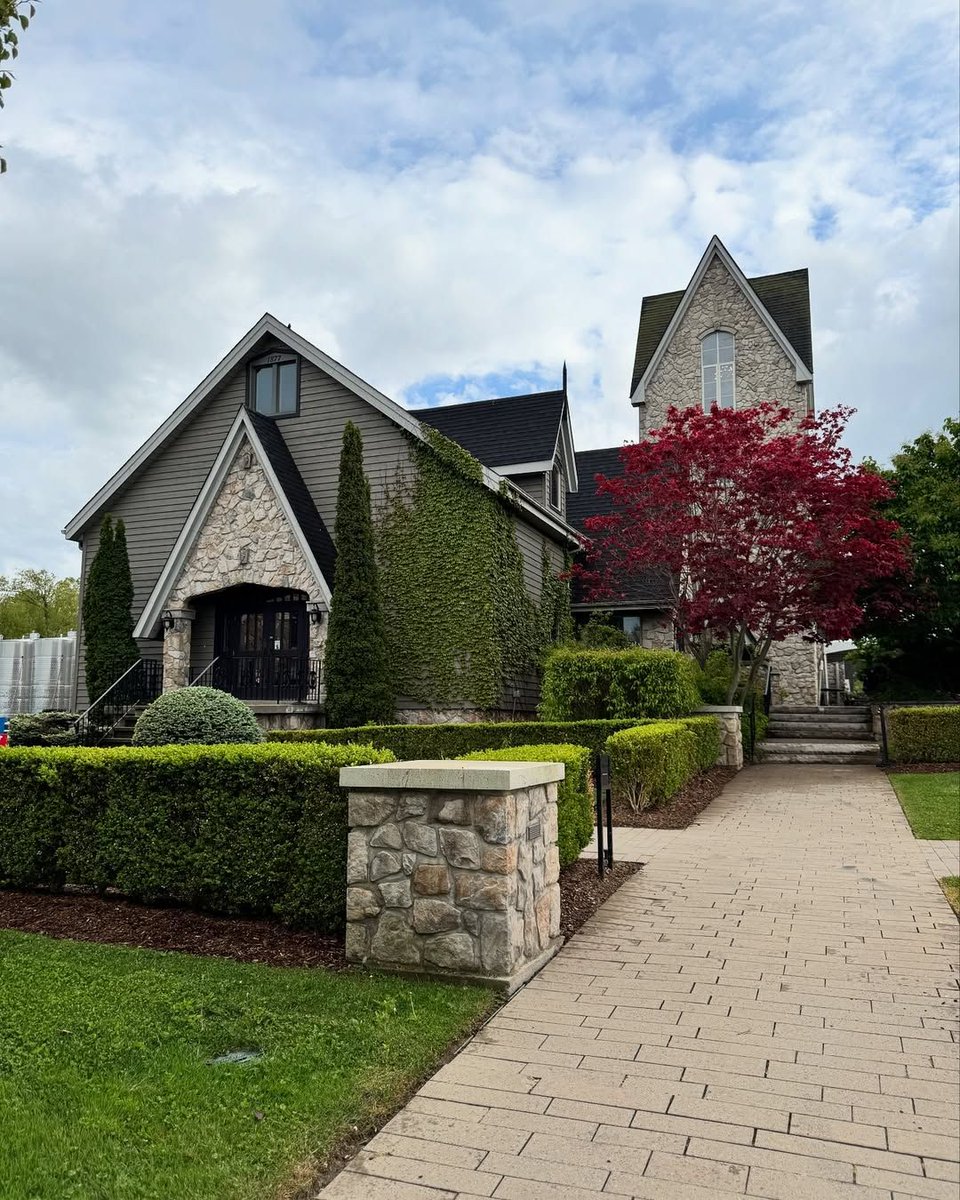 It’s a beautiful day for a wine tasting. 🌞🍷

Make a reservation or learn more today by visiting bit.ly/VinelandTasteA…. 

📸: claudiamf.93 (IG)