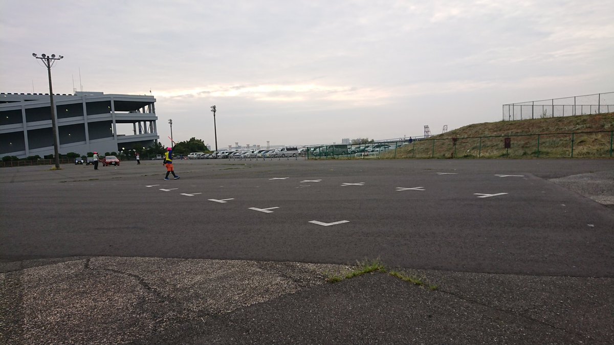 駐車場入った。
眠い…