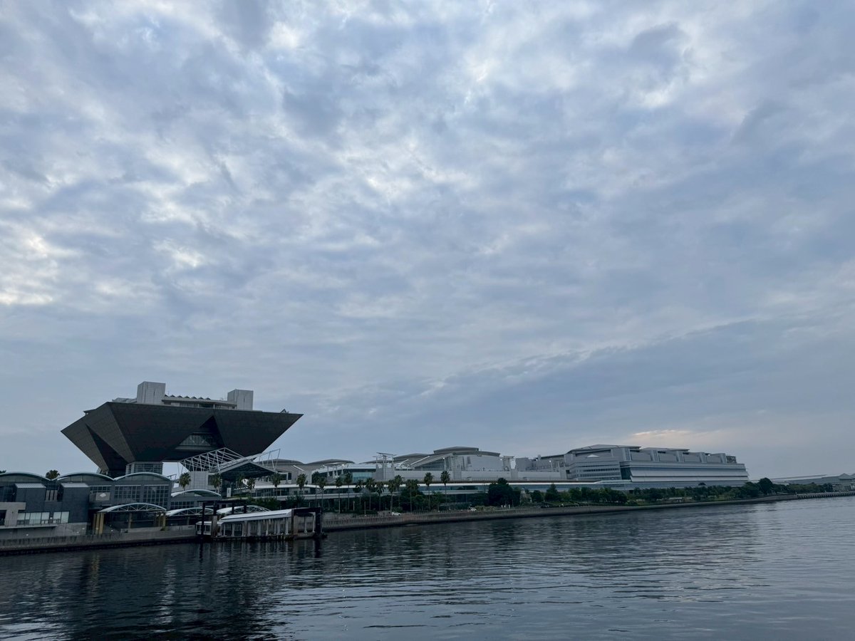 comiket_air's tweet photo. おはようございます！コミケット106の1日目動き出しています！
 #C106  #1日目  #今日も暑そう https://t.co/pnKZU5IzOo