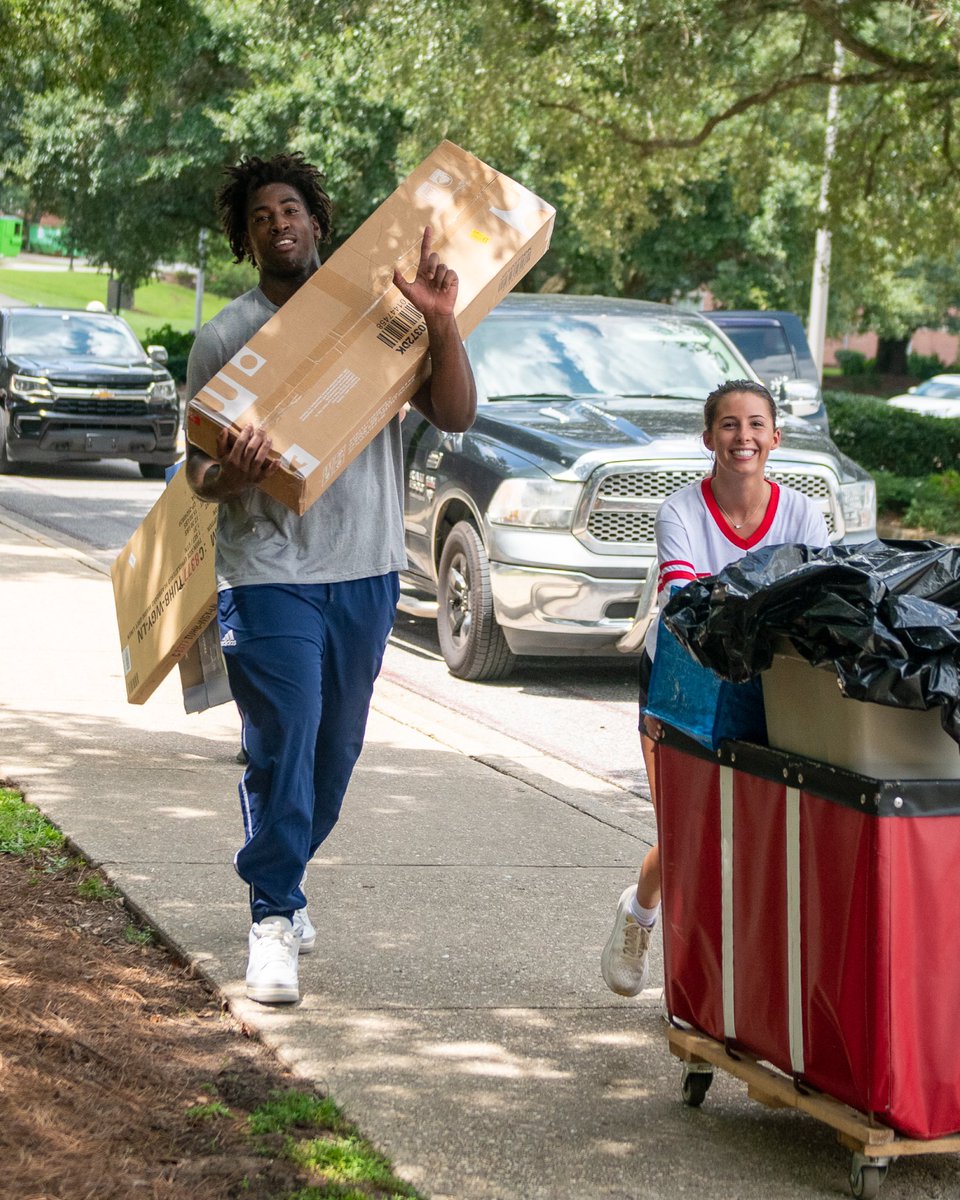 SouthAlabamaFB's tweet image. Welcoming a new wave of Jags on Move-In Day‼️