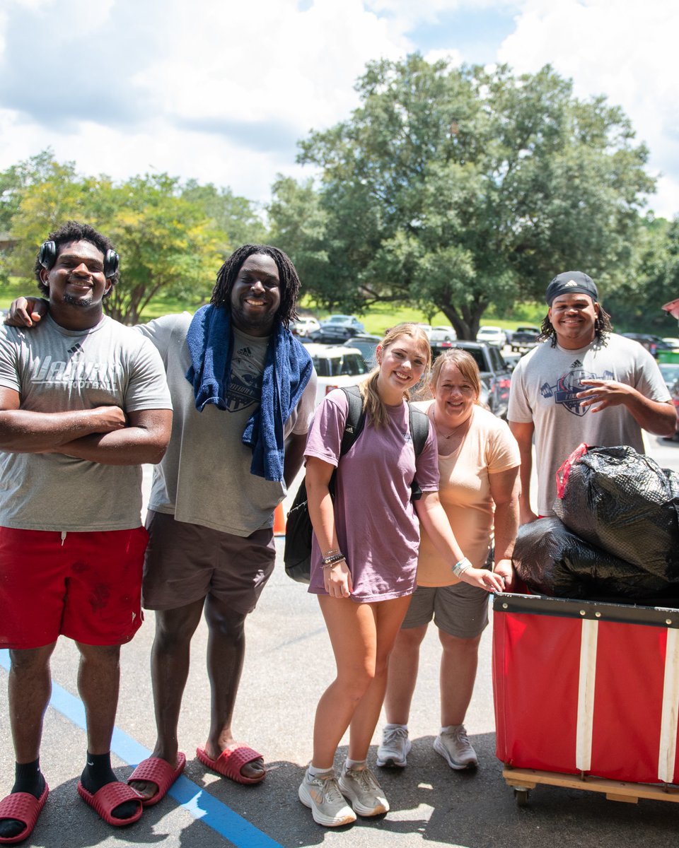 SouthAlabamaFB's tweet image. Welcoming a new wave of Jags on Move-In Day‼️
