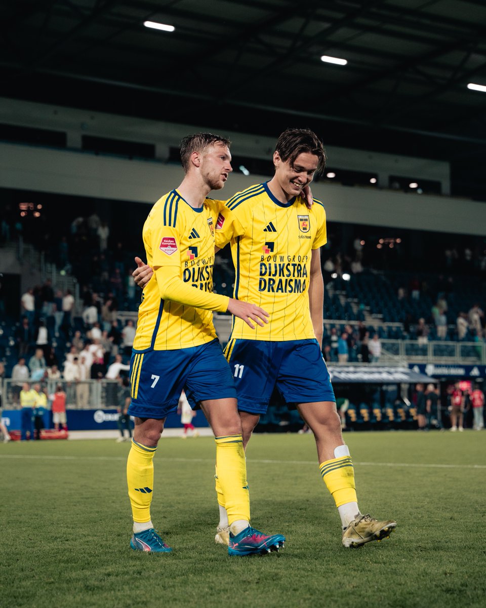 SCCambuurLwd's tweet photo. Fijn weekend, SCC-ers! 🥰

#CAMTOP https://t.co/qRVRx4OvXK