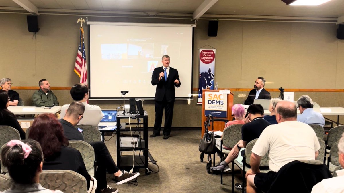 zoltan_istvan's tweet image. Yesterday, I gave a campaign talk to the Democratic Party of Sacramento County (SacDems). About 100 people were there. I emphasized my Automated Abundance Economy agenda, universal #basicincome, and the threat of AI taking most jobs. It was an honor to speak to them all. Video