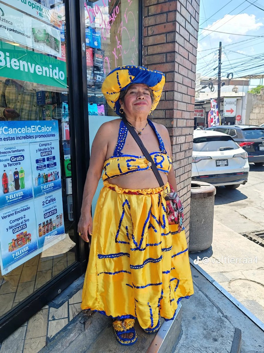 Para los que no la conozcan, ella es la famosísima <a href="/DraAdenina/">Biroz de Arozarena</a>