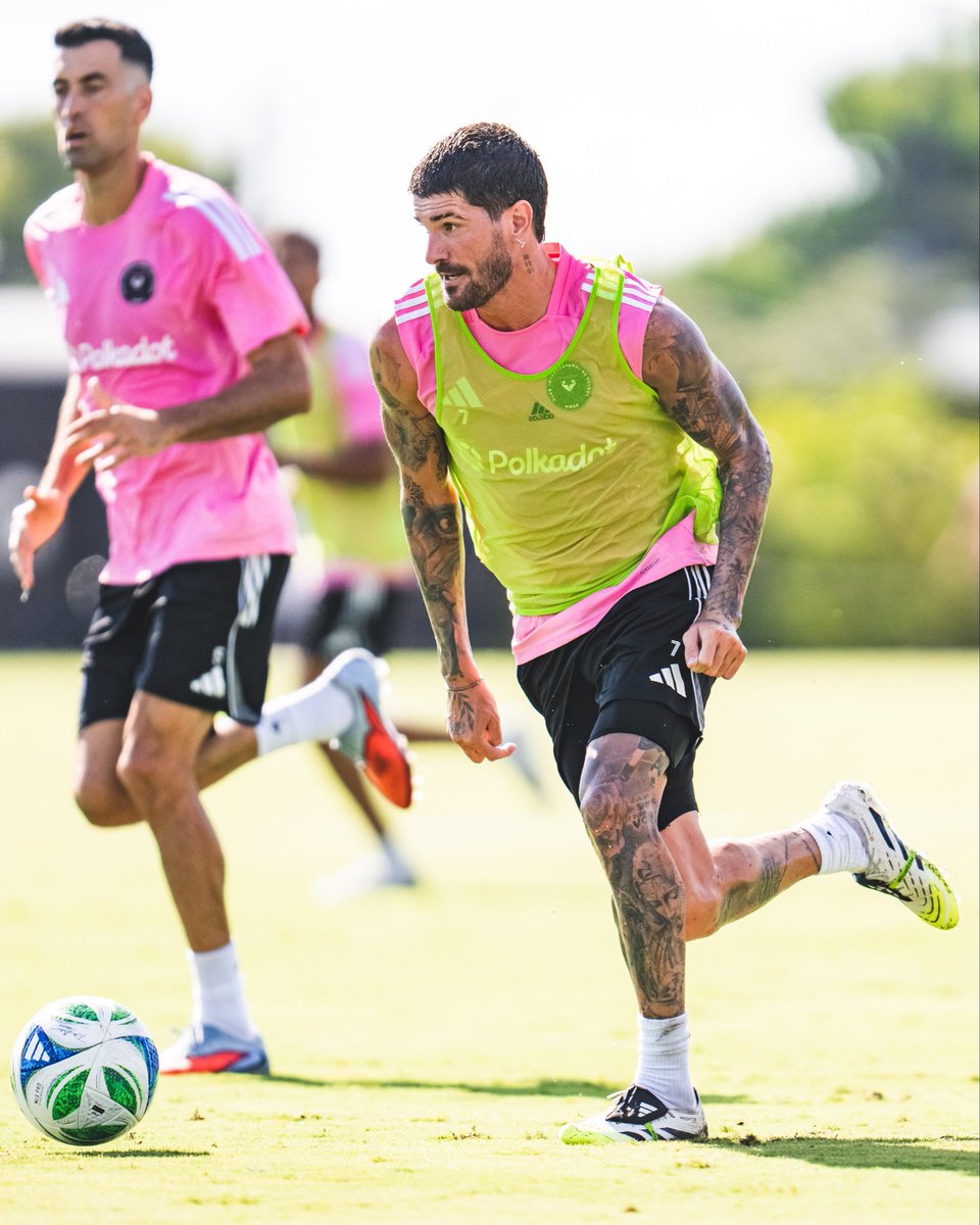 Rodrigo De Paul didn’t have a great game 🆚 Orlando City.. The midfielder looked uncomfortable in his role of more of an attacking midfielder than his customary defensive midfield position..#InterMiamiCF #MLS