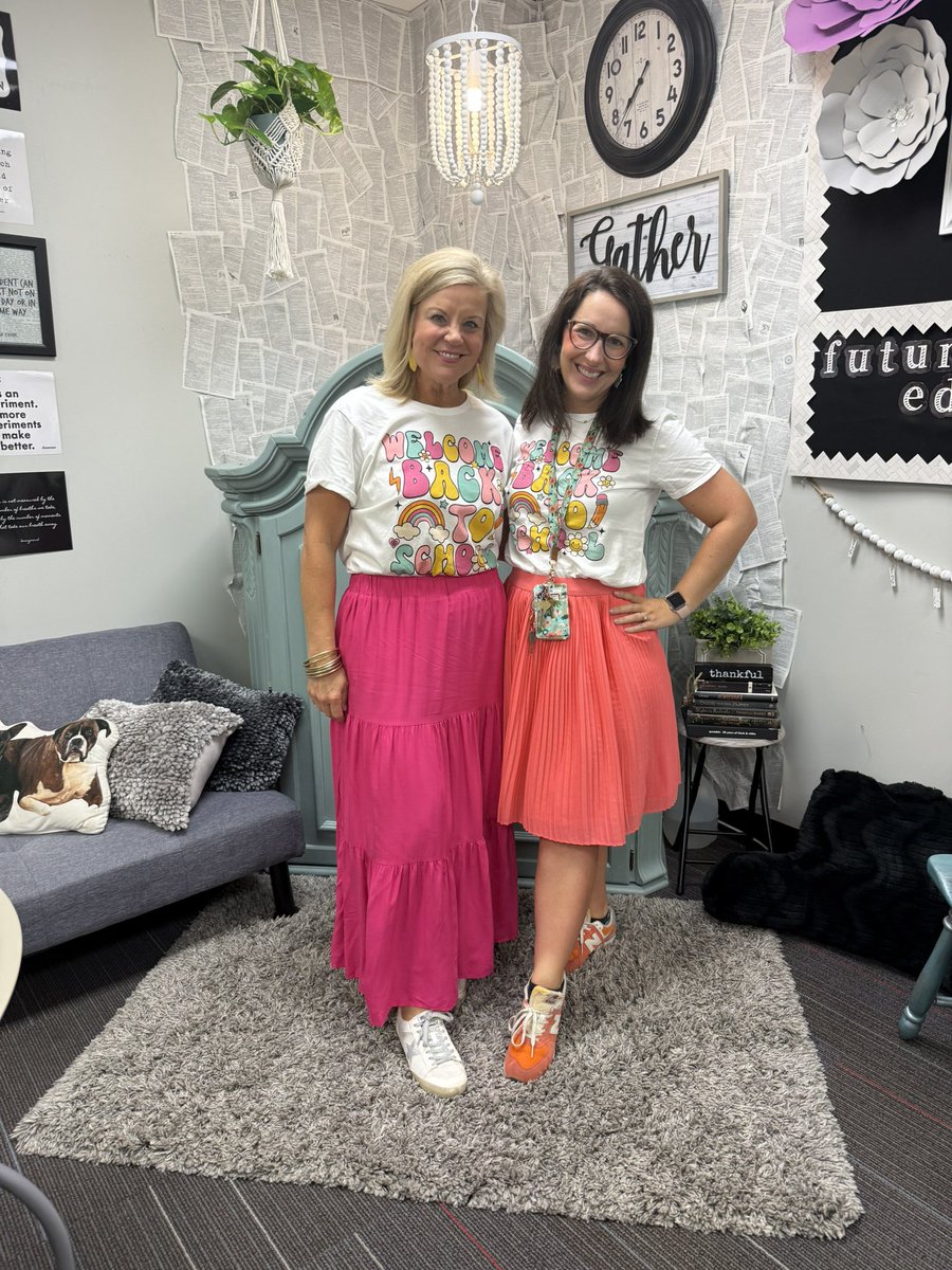 OlatheFutureEd's tweet photo. Happy Fri-Yay from FEA!!! We had the best time welcoming @Olathe21st @OlatheEastHawks Hawks back to school! 

#firstday #backtoschool #feateachers #roomreveal https://t.co/hNAXXHdqZG