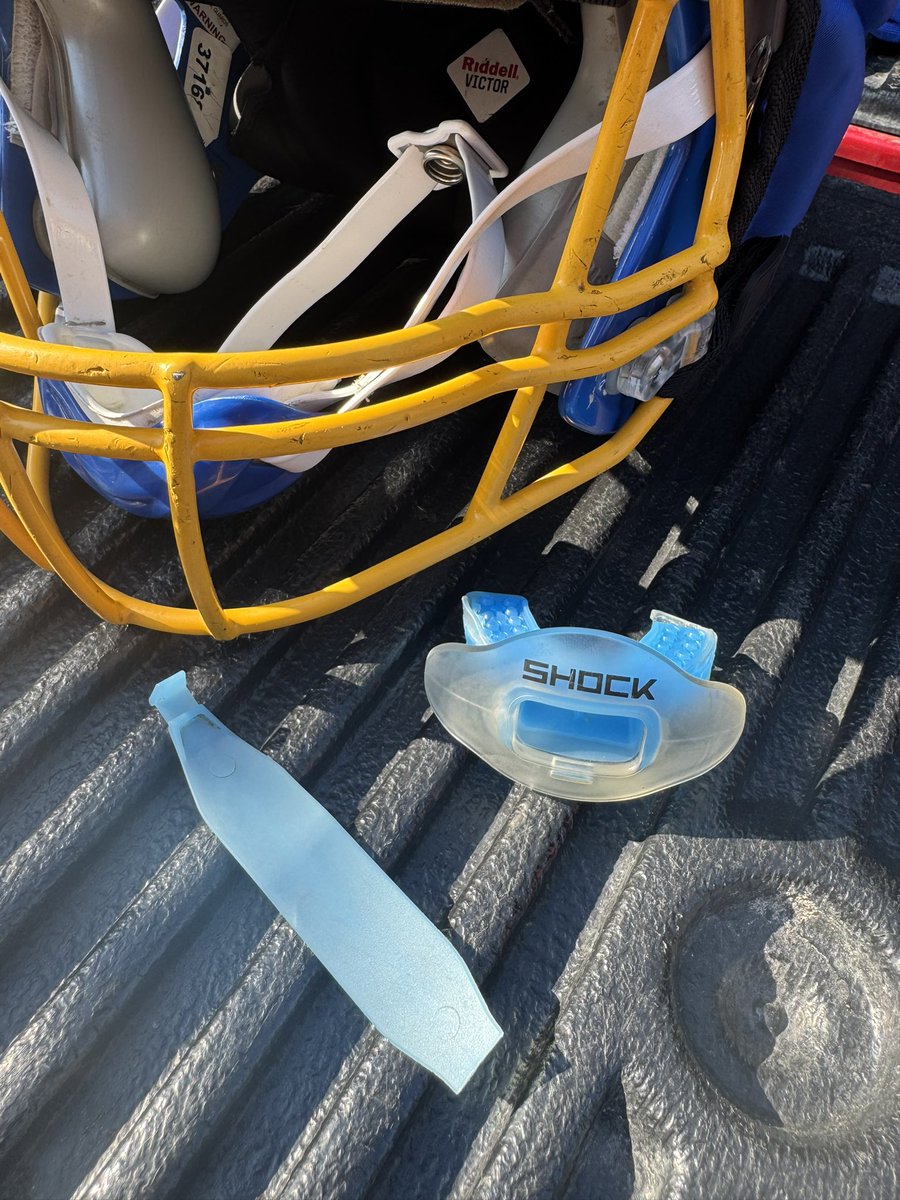 tmcalee's tweet photo. Another @ShockDoctor mouthguard gone before game 1. Do you guys even field-test these, or just hope for the best? Someone give me a good brand…please! https://t.co/LeT7DmyoTo