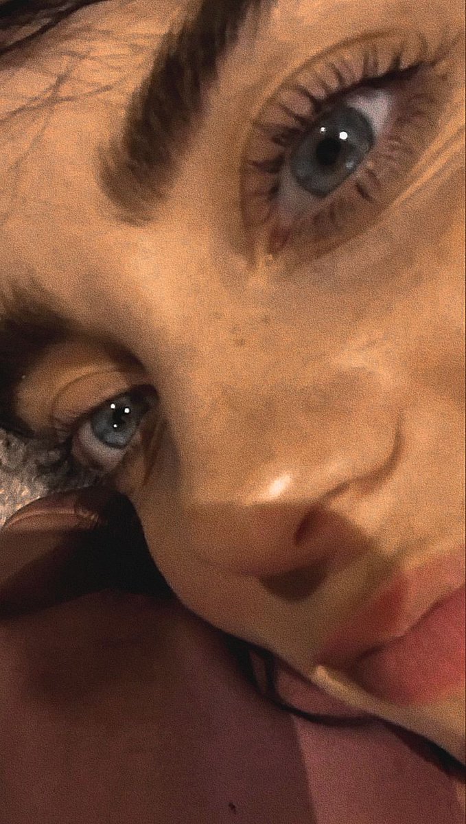 Billieshfa's tweet photo. ocean eyes 💙 https://t.co/IN4XQsE9vT