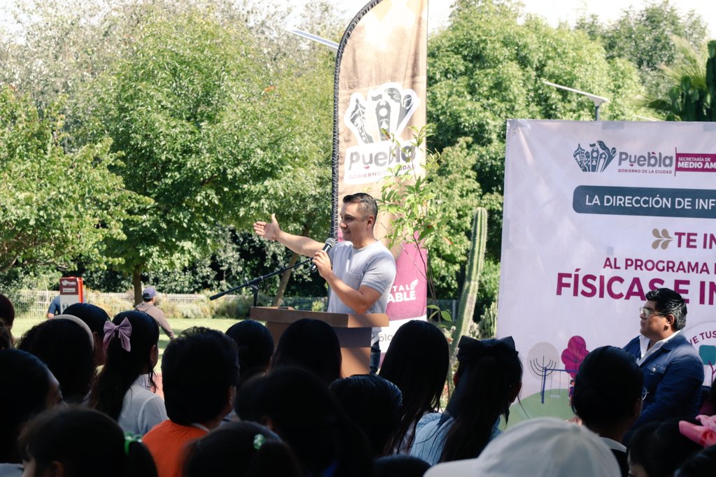 JIvanHerrera_'s tweet photo. 🌿✨ Clausuramos con alegría el curso de verano #ViveTusParques #ViveImparable en la Laguna de Chapulco.
Más de 140 niñas y niños exploraron la naturaleza, aprendieron sobre biodiversidad y el cuidado de nuestros espacios verdes 🌱🦋🌳.
Su energía nos inspira a seguir construyendo un futuro más verde 💚🌍. #EducaciónAmbiental
#LaCapitalImparable 🪽
#IvánHerrera