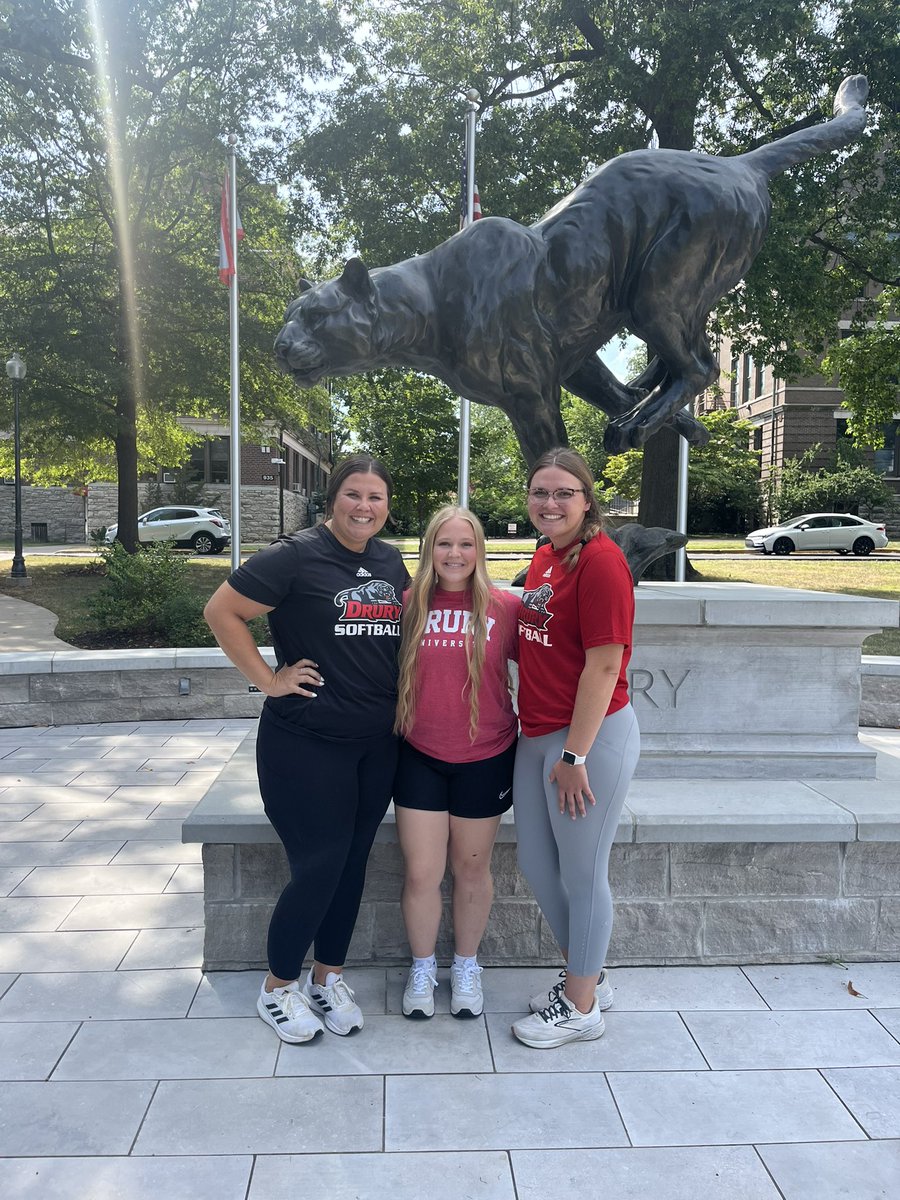 Bella Persinger tweet media