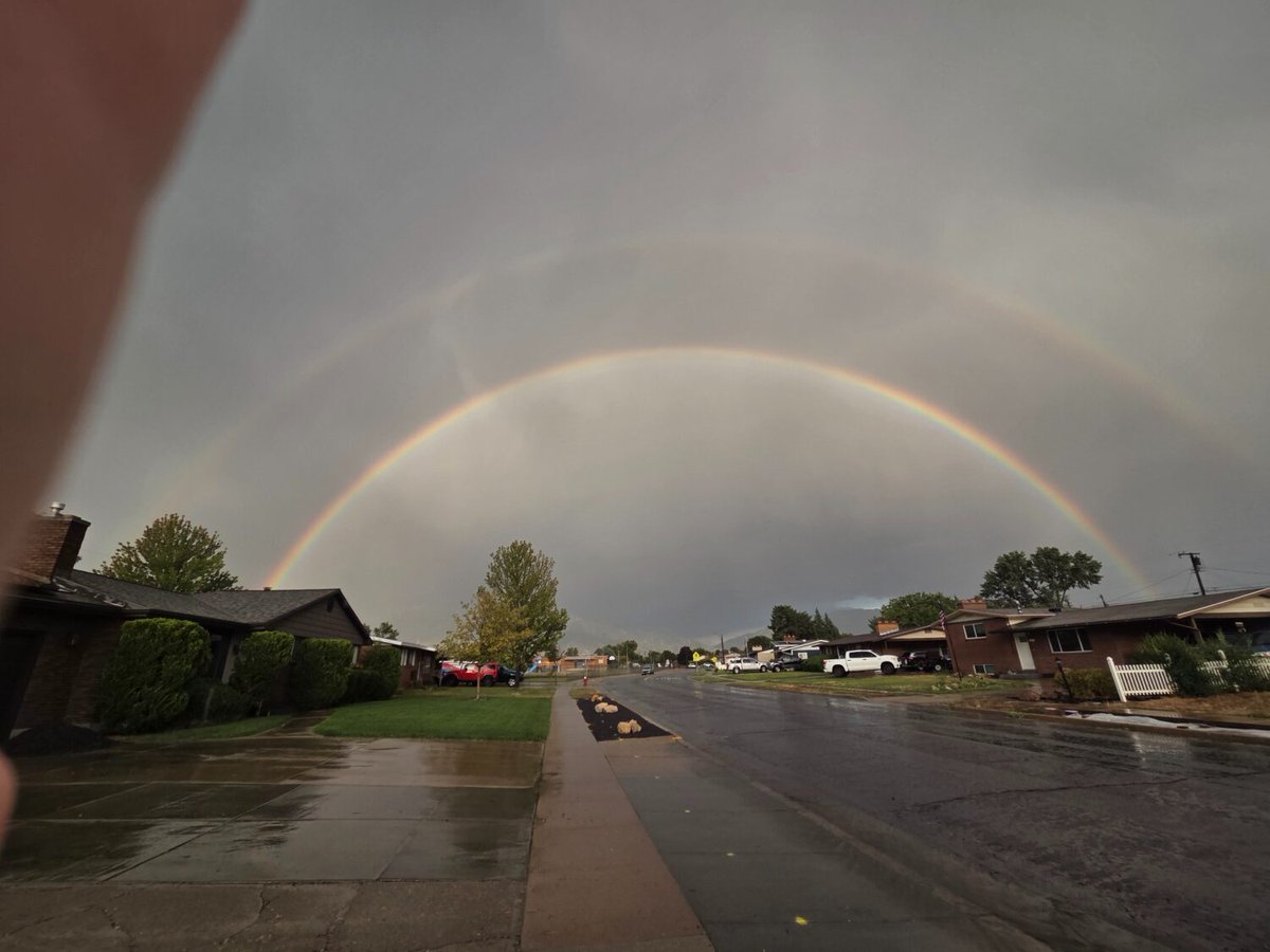 KSL5TV's tweet photo. PHOTOS 🌈: Utahns captured vibrant colors from beautiful rainbows this week.

Send in your submissions to our #AsYouSeeIt page: https://t.co/hMzyNz900Z

📷 Jeffery Kay, Jaci Hamblin, Shane Salisbury, anonymous submission. https://t.co/Fq4pGIeZMp